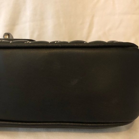 Karl Lagerfeld Paris Agyness Black Quilted Shoulder Bag - Picture 4 of 16